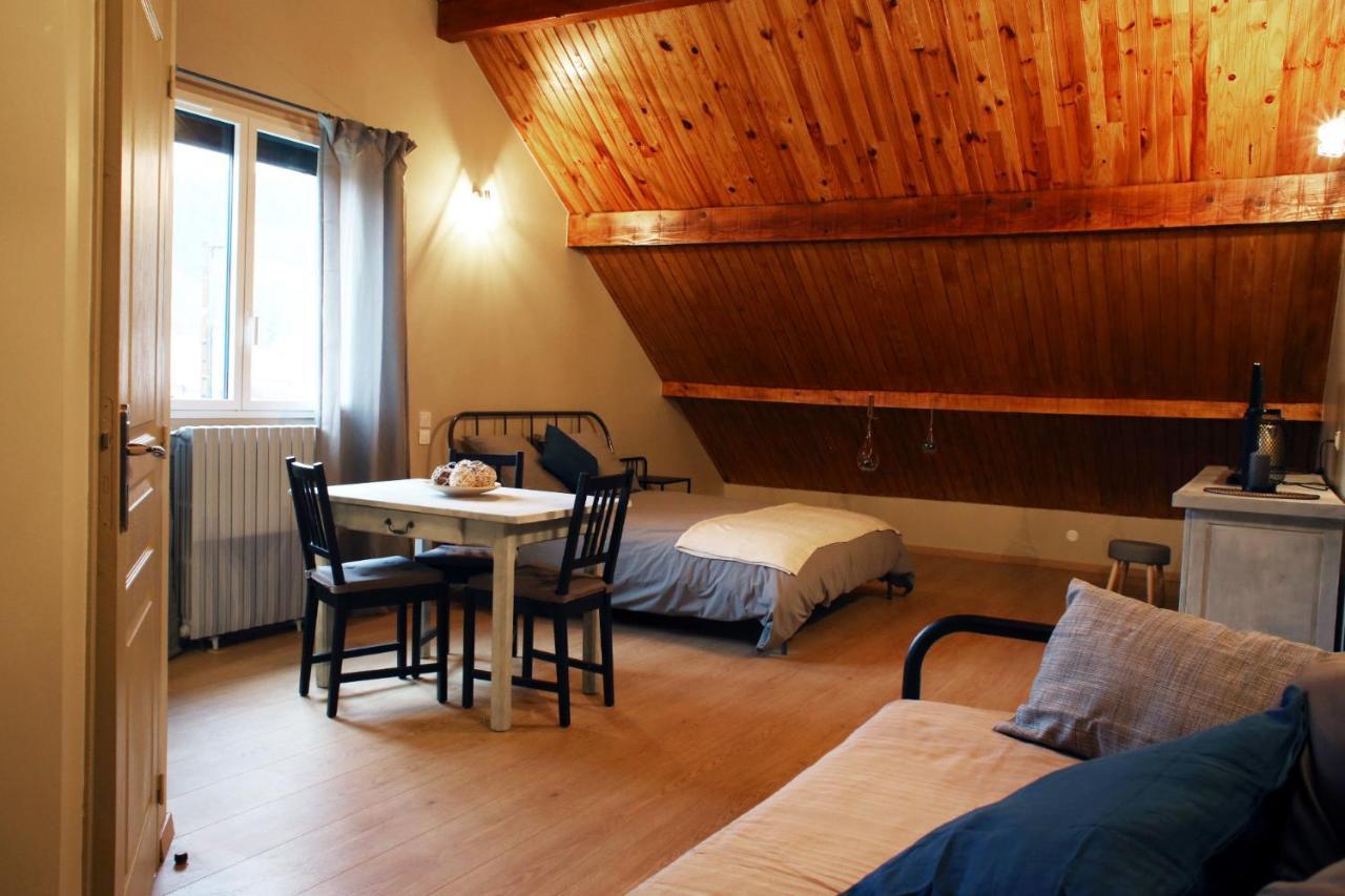 Chambre D'Hotes Des Poisets Crotenay エクステリア 写真